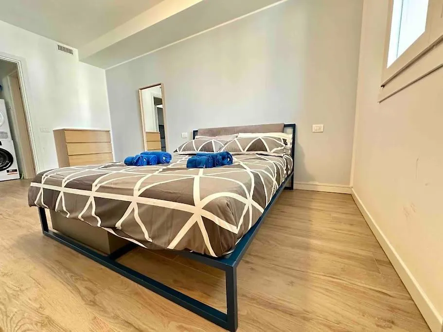 10 Min Airport+Free Private Parking5 Min Train Apartment Bergamo